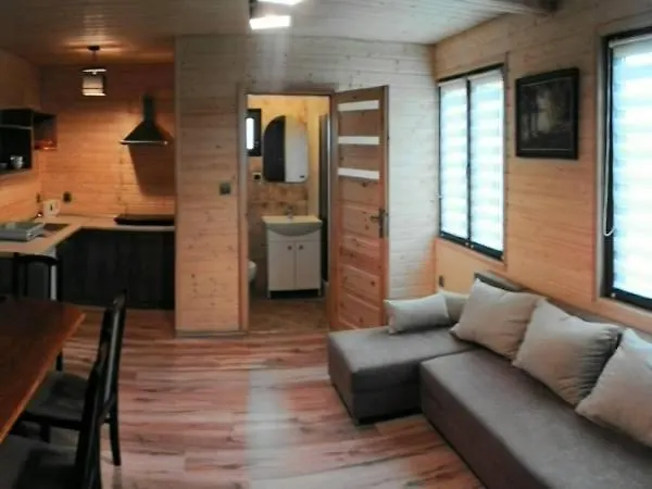 Drewniane U Marioli بيت للعطل